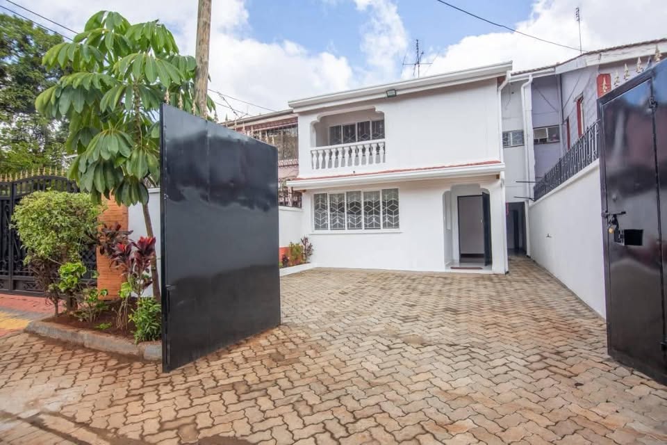 🌿 Elegant 4-Bedroom Maisonette for Sale – Lavington, Nairobi